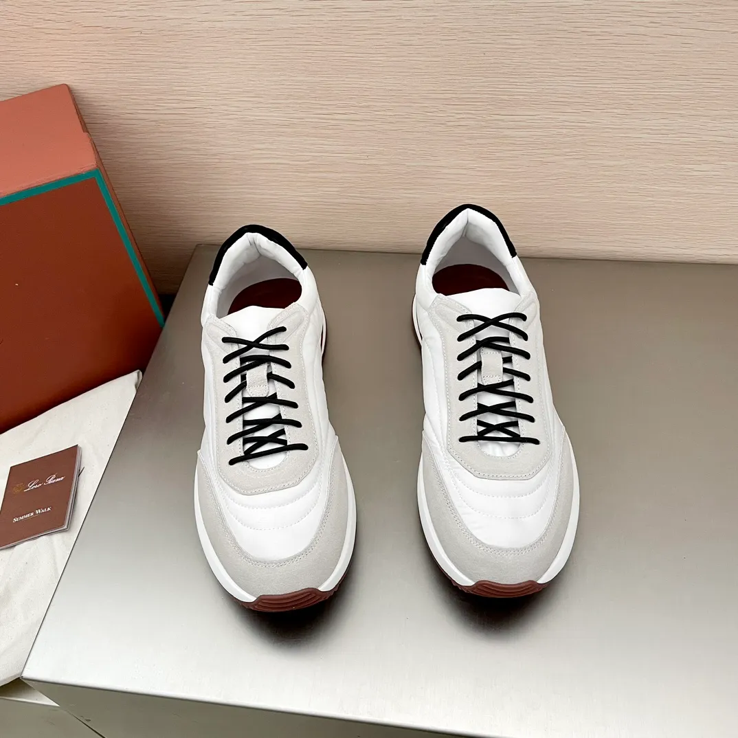 Factory price: 460💰Loro men's shoes💰iana WeekendWalk men's waterproof sports shoes! Waterproof canvas warm men's shoes, the lightest L men's shoes in history 💰jogging shoes, the upper is made of Wind microfiber with StormSystem® waterproof and windproof treatment and goatskin, which is waterproof and warm. There will be a little wrinkle on the upper, which is normal because the waterproof fabric is very soft and the exquisite carving is very challenging. Craftsmanship and lathe workmanship, the lining is made of cloth for a warmer and more comfortable fit, and the Kummel-colored rubber outsole is made of lightweight material: this structure ensures proper weight distribution during walking, improves shock absorption and rebound, enhances grip and stability, and the eyelets and upper back of the shoe are embellished with light and very comfortable shoes! Packed in the original box at the counter, multiple colors available! Size: 39-40-41-42-43-44 45 standard leather shoe size